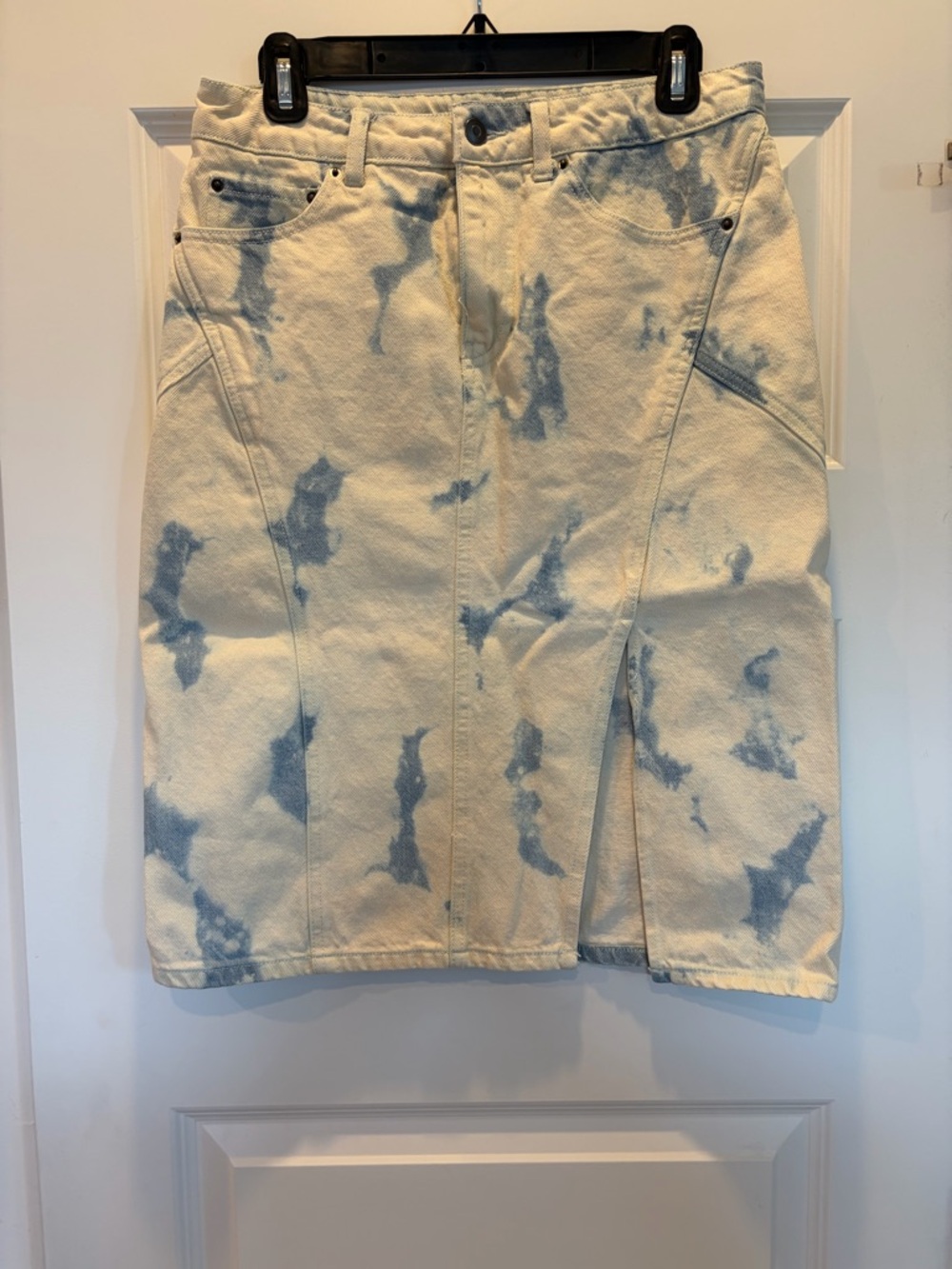 Tie-Dye Denim Pencil Skirt in Blue and Cream